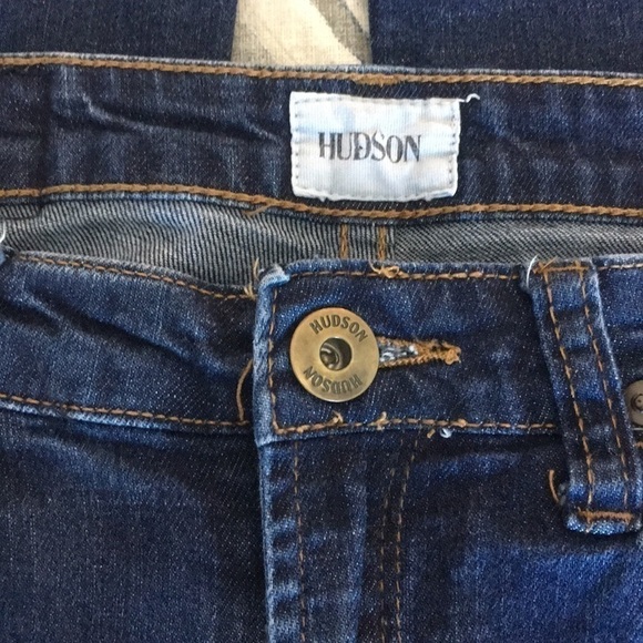 Hudson dark wash straight leg jeans. Waist 30”length 29” size tag says 18.
C - Picture 5 of 7